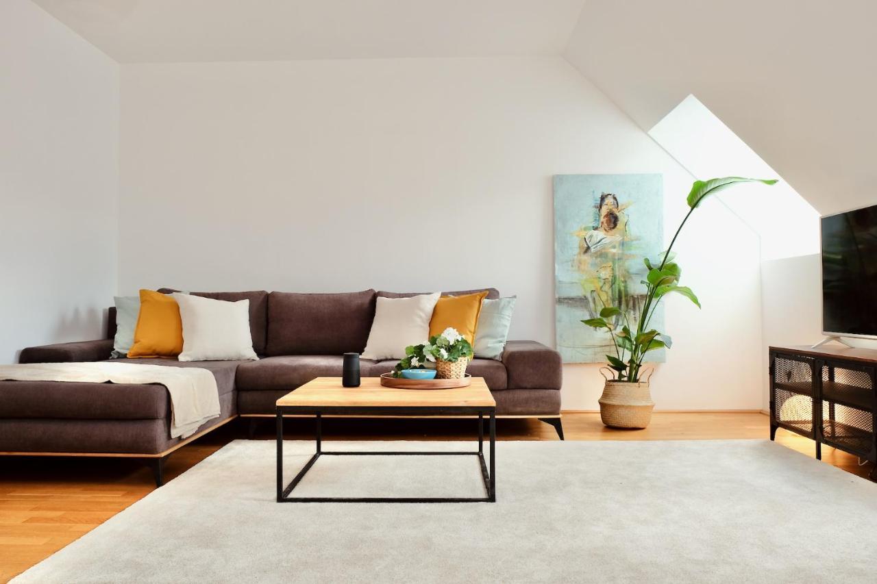 Triple A Apartments Виена Екстериор снимка