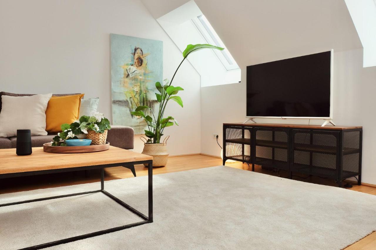 Triple A Apartments Виена Екстериор снимка