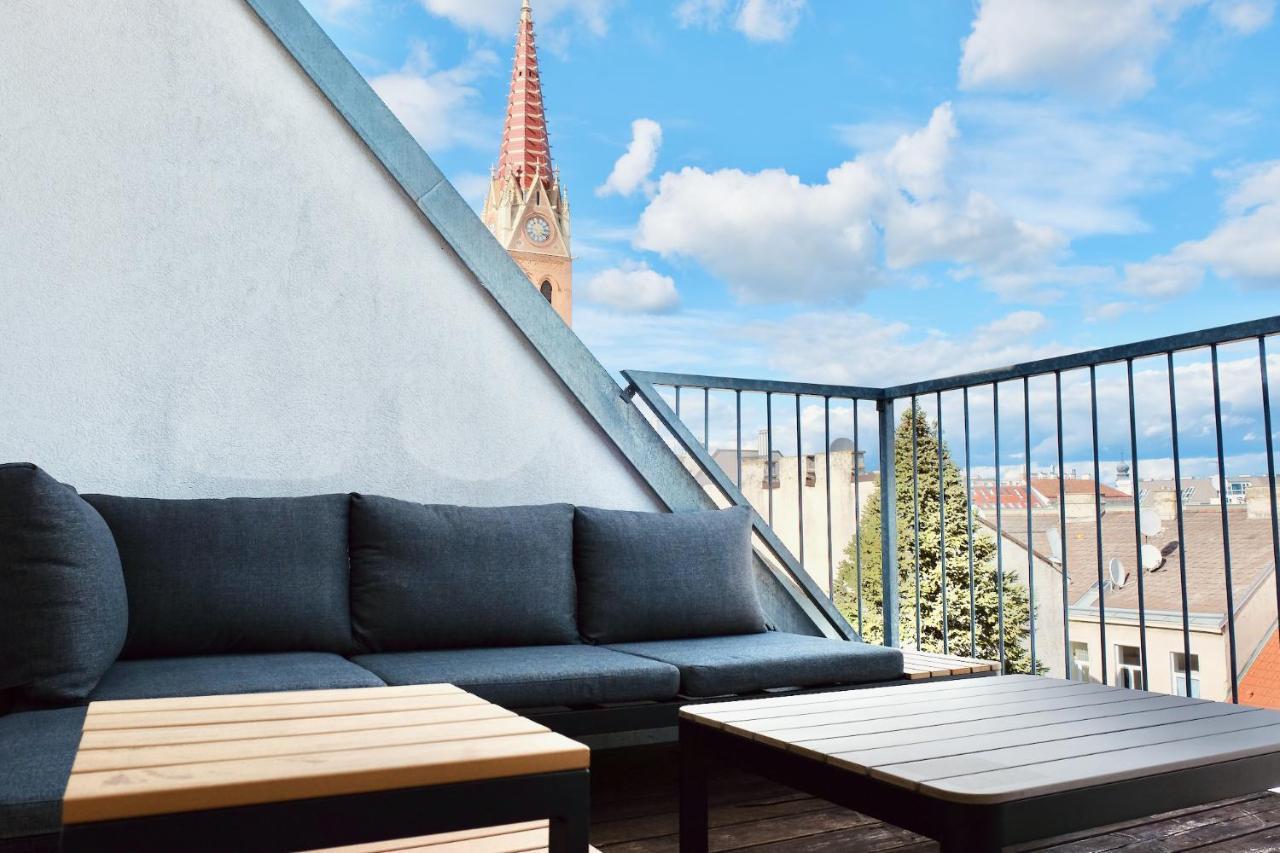 Triple A Apartments Виена Екстериор снимка