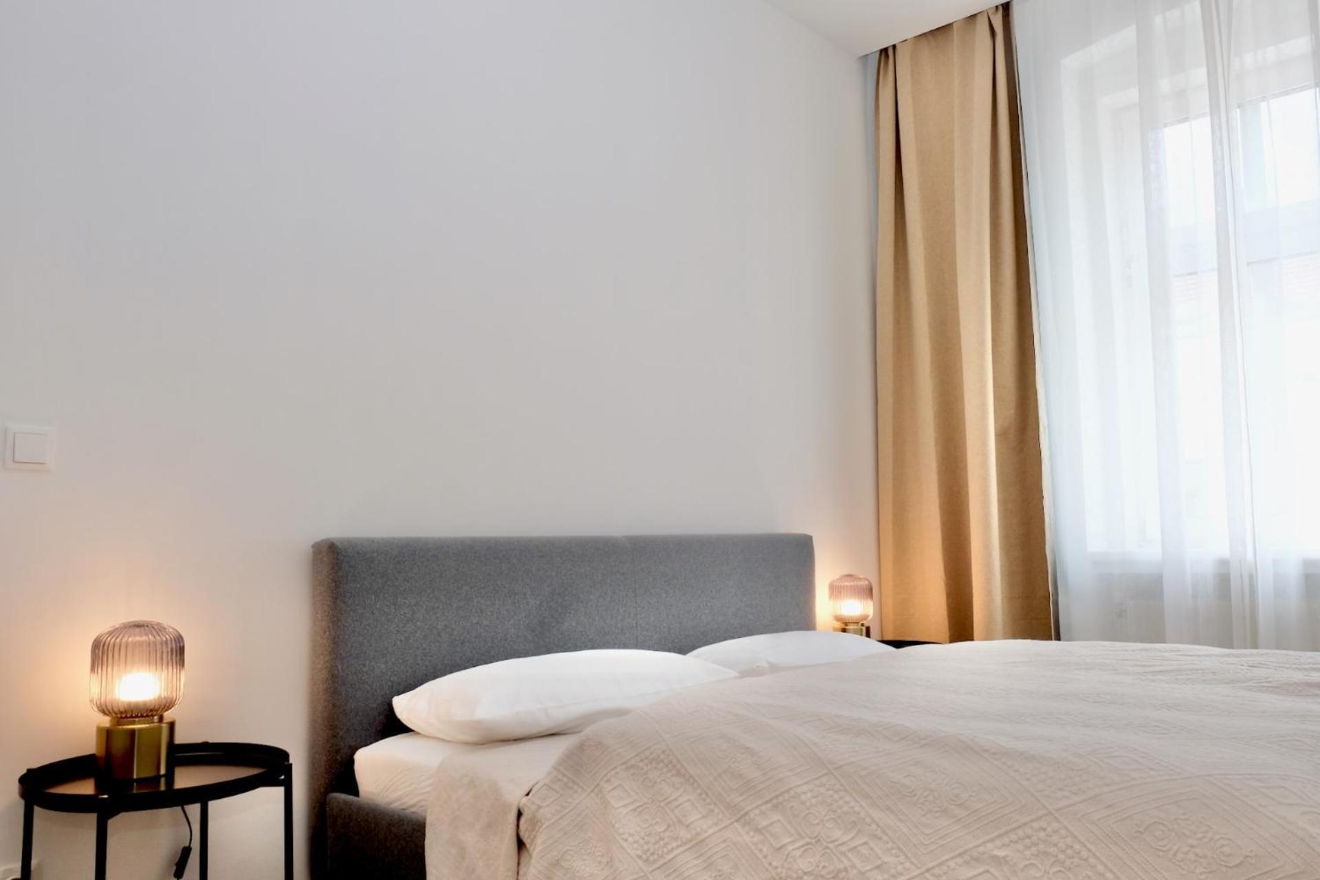 Triple A Apartments Виена Екстериор снимка